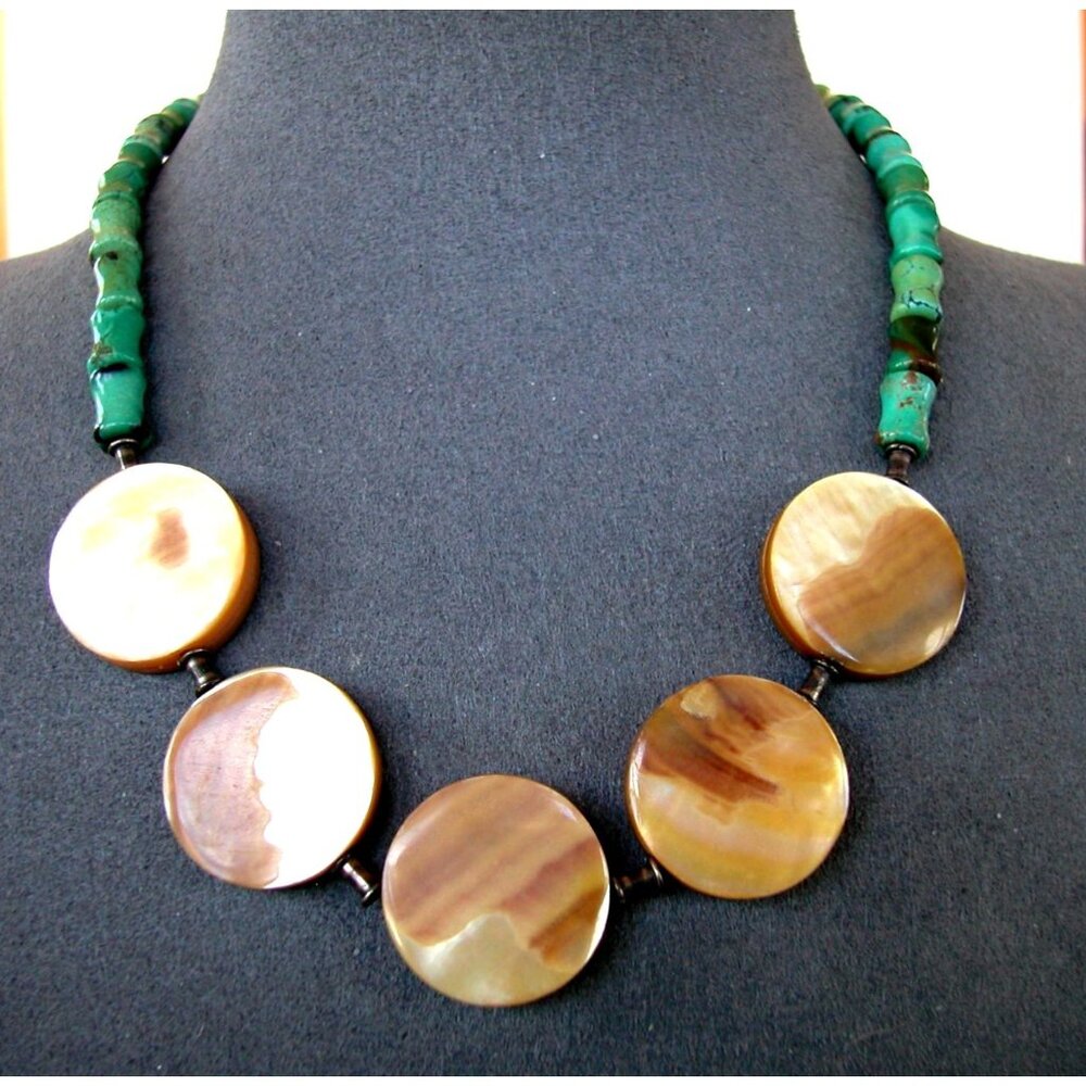 Vintage Mother of Peral & Green Turquoise Necklace 15"